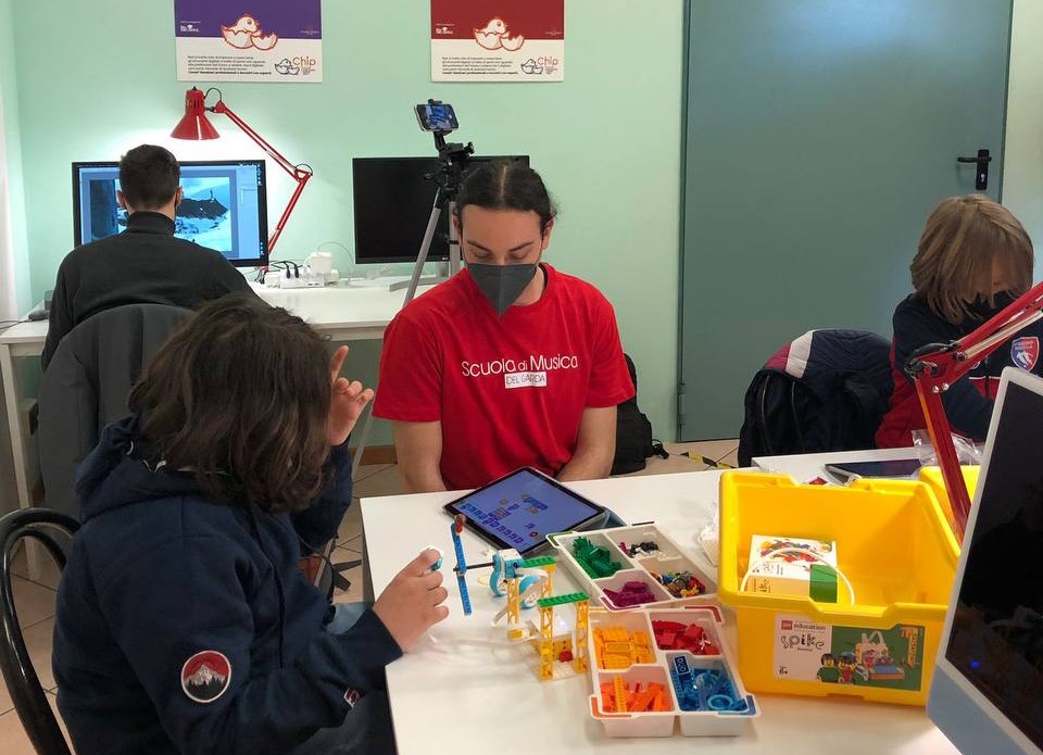 Una giornata fra tecnologia, musica e creatività per la nascita di Chip